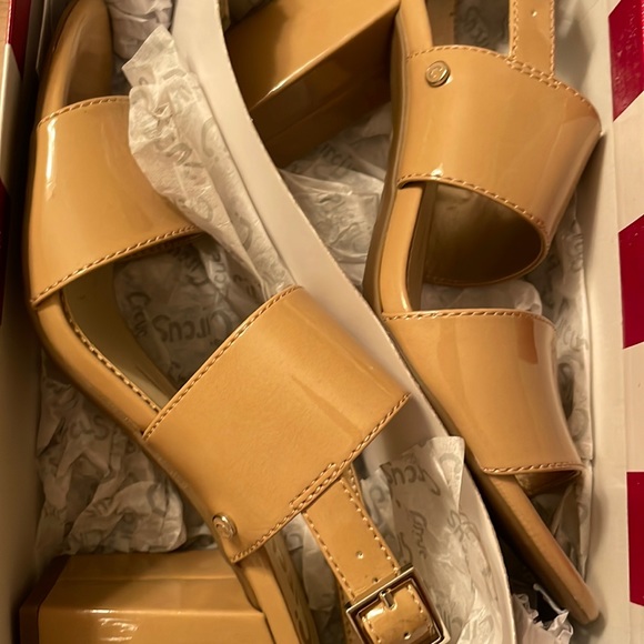 Circus By Sam Edelman Platform patten Leather Open Toe 3 in heel Sandal - Picture 1 of 6